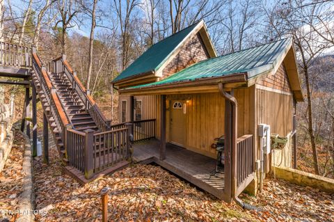 Photo of 514 Laural Mountain Rd, Gatlinburg, TN 37738 (MLS # 1324430)