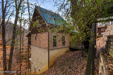 Tiny photo for 514 Laural Mountain Rd, Gatlinburg, TN 37738 (MLS # 1324430)