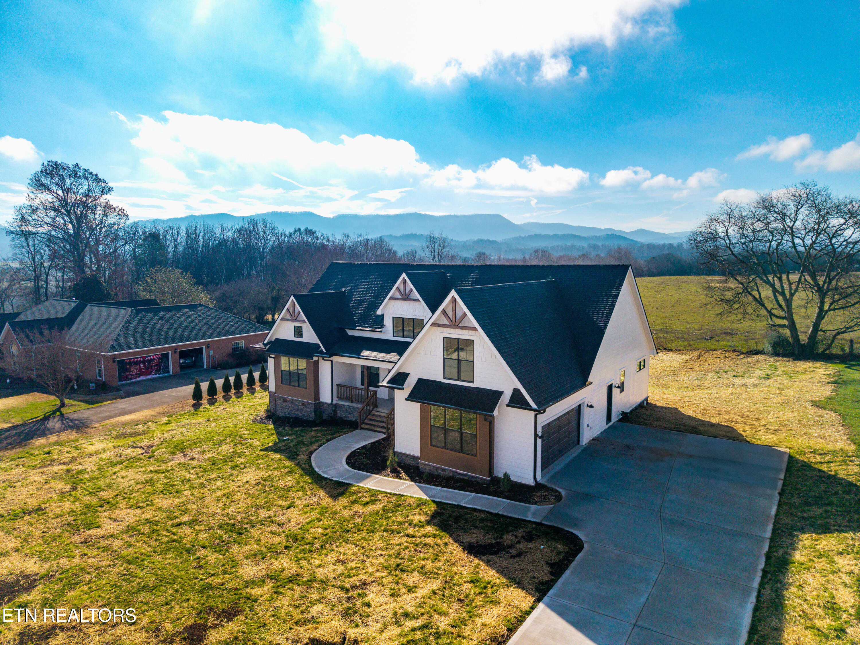 2574 Creekstone Circle