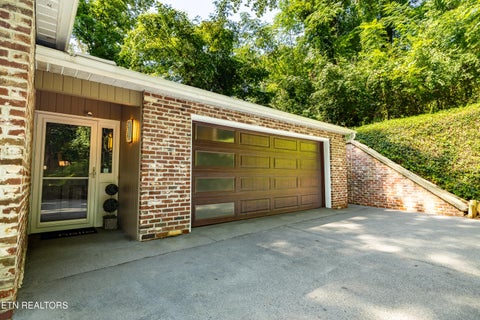 Tiny photo for 2513 SW Lakemoor Drive, Knoxville, TN 37920 (MLS # 1337428)