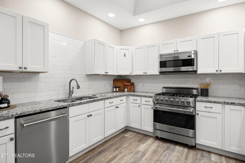 Tiny photo for 2513 SW Lakemoor Drive, Knoxville, TN 37920 (MLS # 1337428)