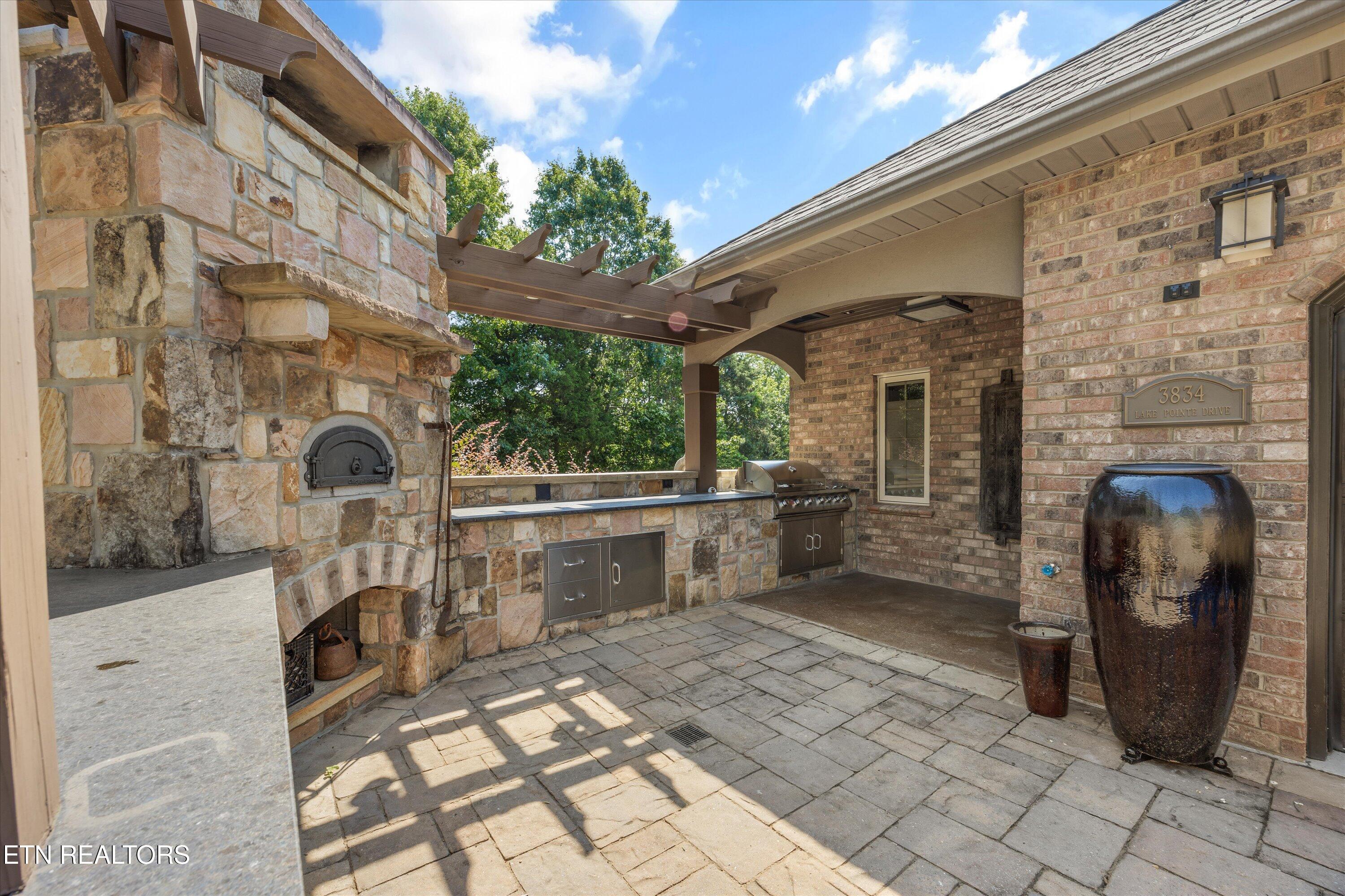 3834 Lake Pointe Drive