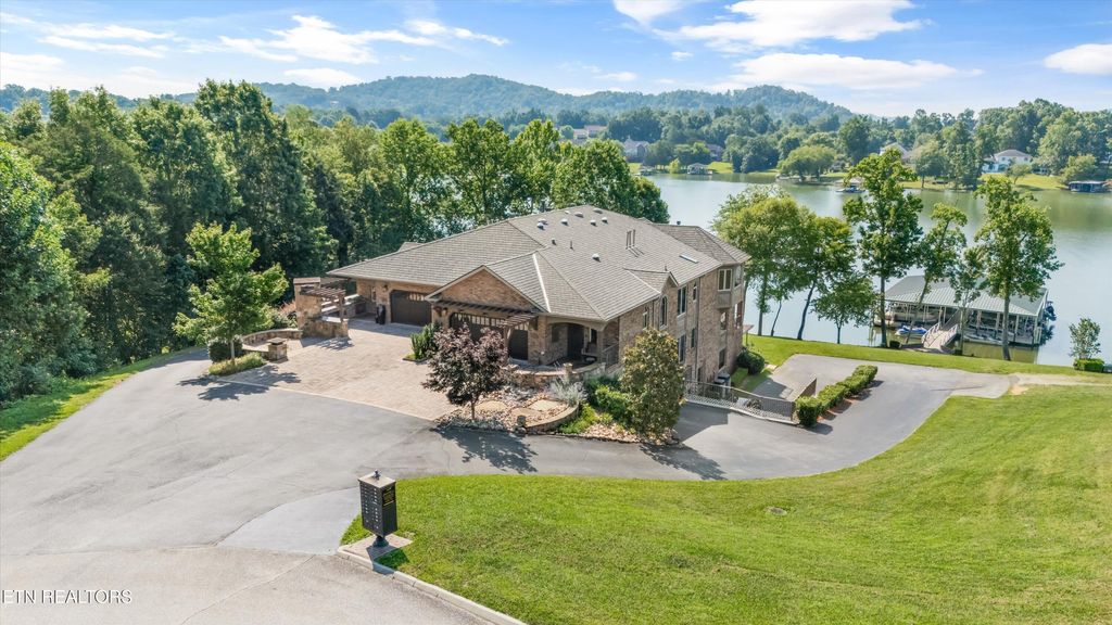 Photo of 3834 Lake Pointe Drive, Kingston, TN 37763 (MLS # 1305869)