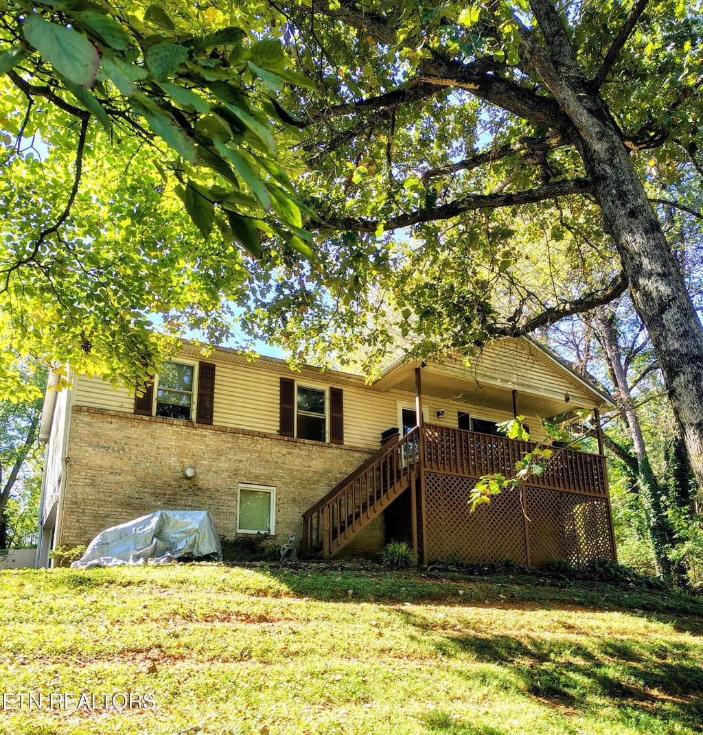 Photo of 960 Anchor Drive, Lenoir City, TN 37771 (MLS # 1359323)