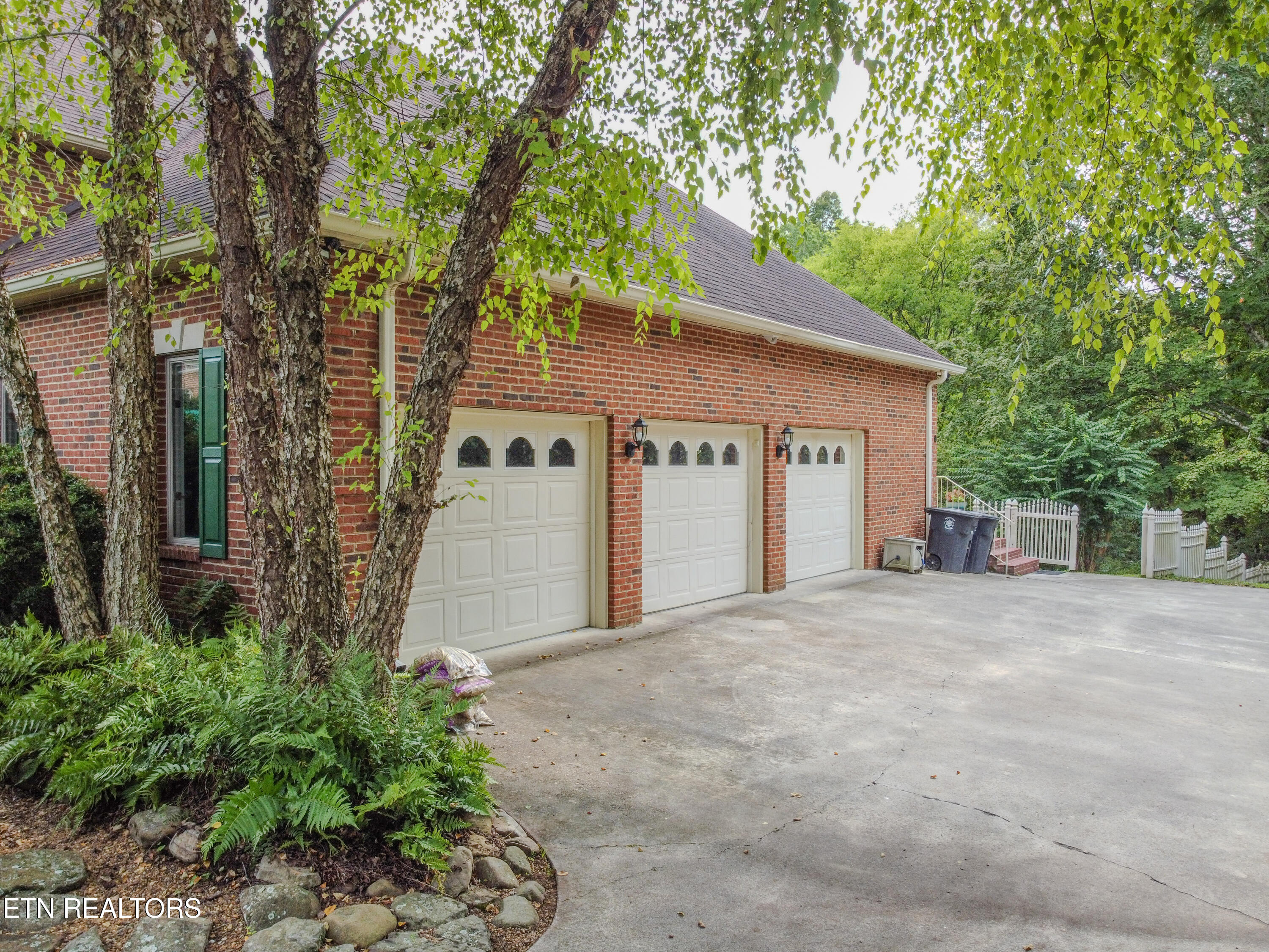 1159 Isahaya Lane