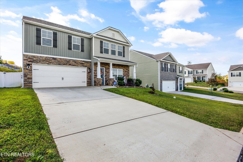 Photo of 108 Laine Drive, Lenoir City, TN 37771 (MLS # 1358203)