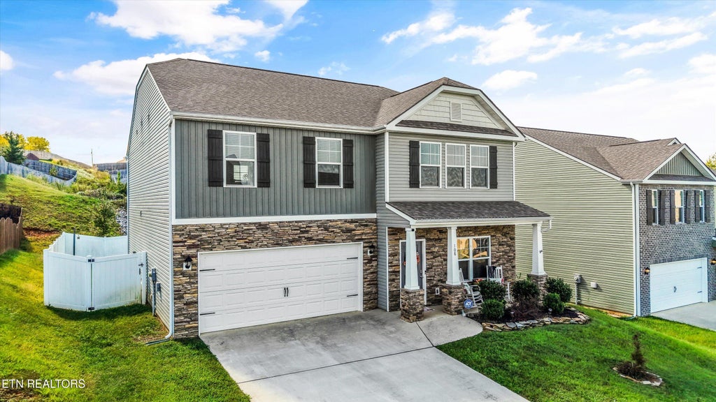 Photo of 108 Laine Drive, Lenoir City, TN 37771 (MLS # 1358203)