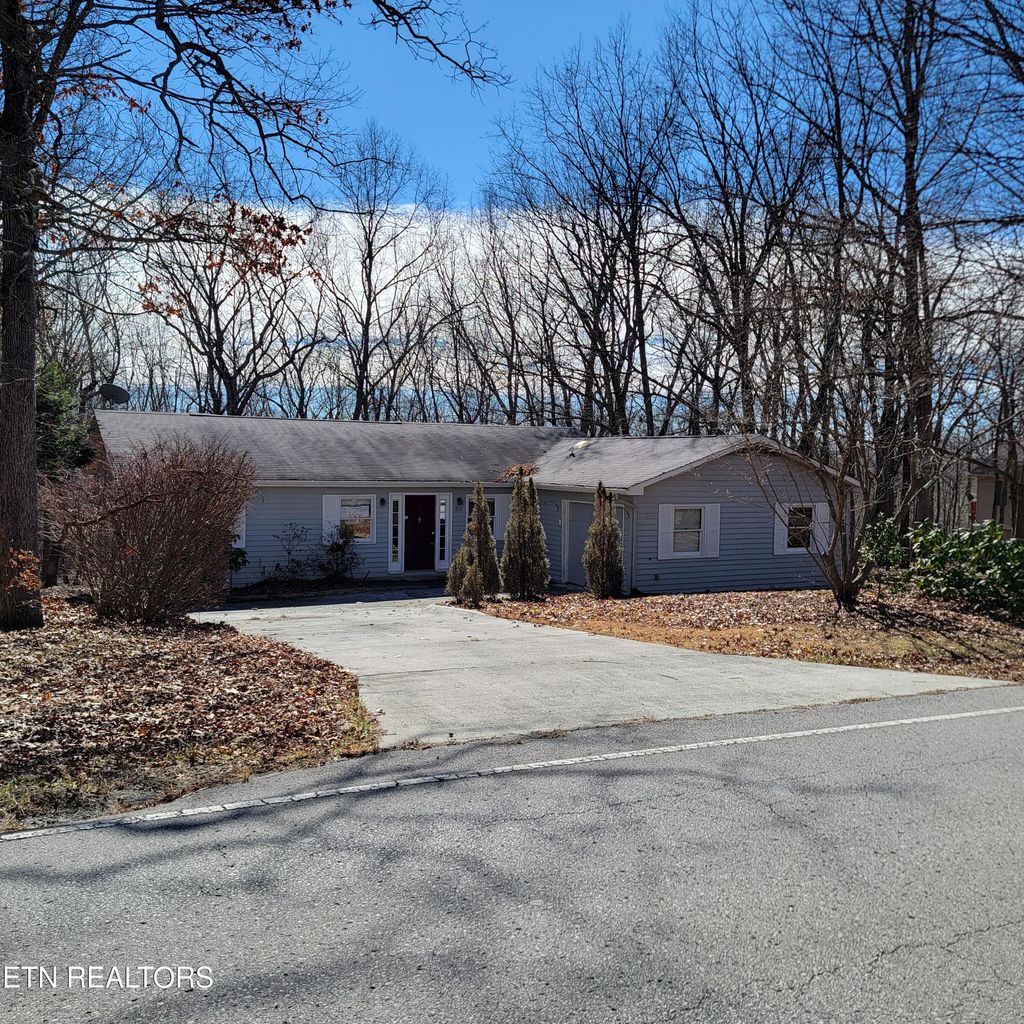 Photo of 318 Lakeview Drive, Fairfield Glade, TN 38558 (MLS # 1329440)