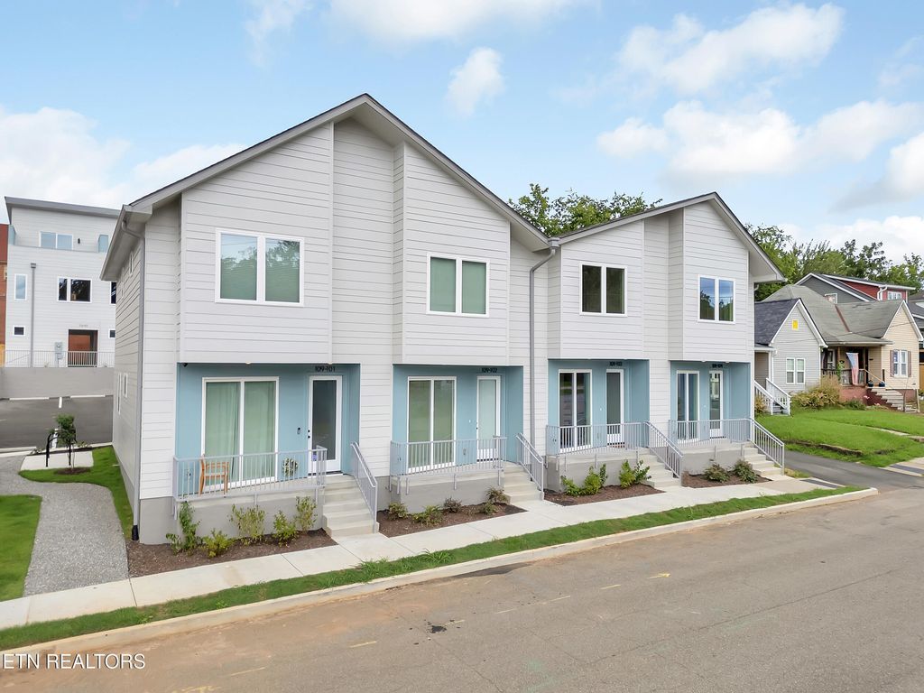 Photo of 109 E Oldham Ave #103, Knoxville, TN 37917 (MLS # 1336068)