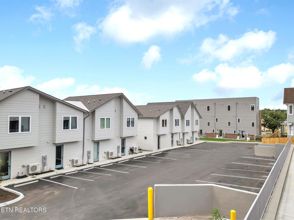 Photo of 109 E Oldham Ave #103, Knoxville, TN 37917 (MLS # 1336068)