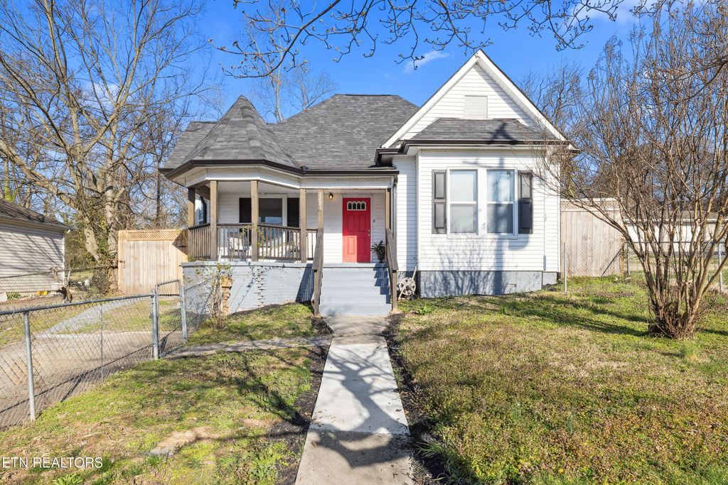 Photo of 2221 Virginia Ave, Knoxville, TN 37921 (MLS # 1319333)