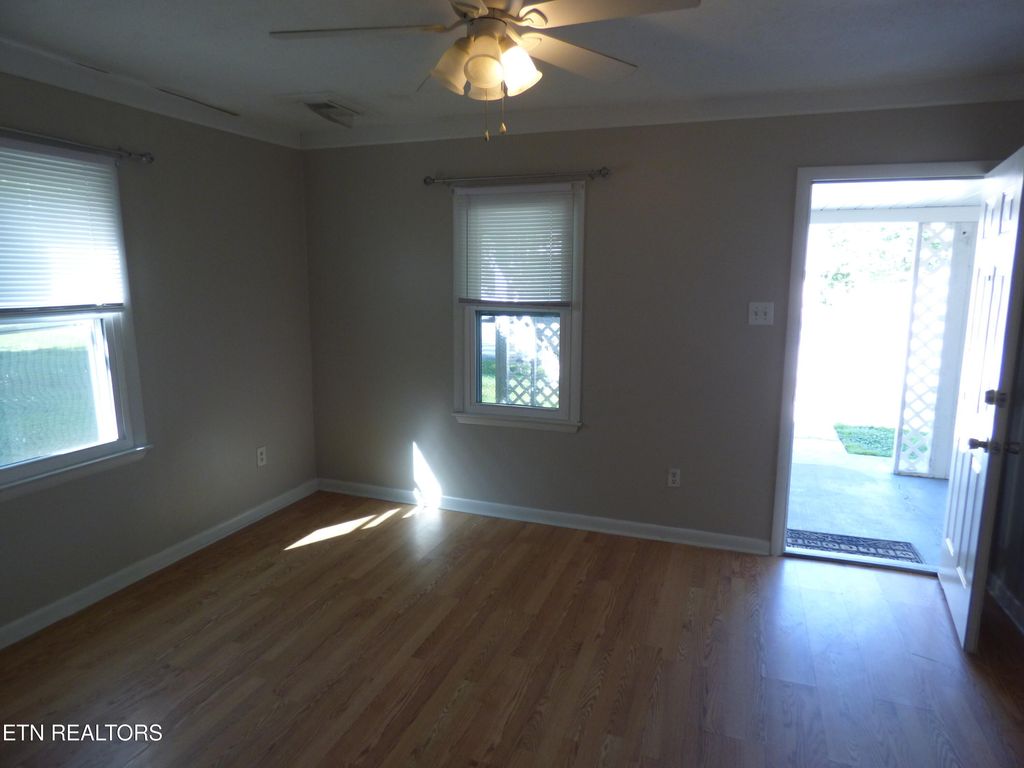 Photo of 128 Harrison Ave, Crossville, TN 38555 (MLS # 1346832)