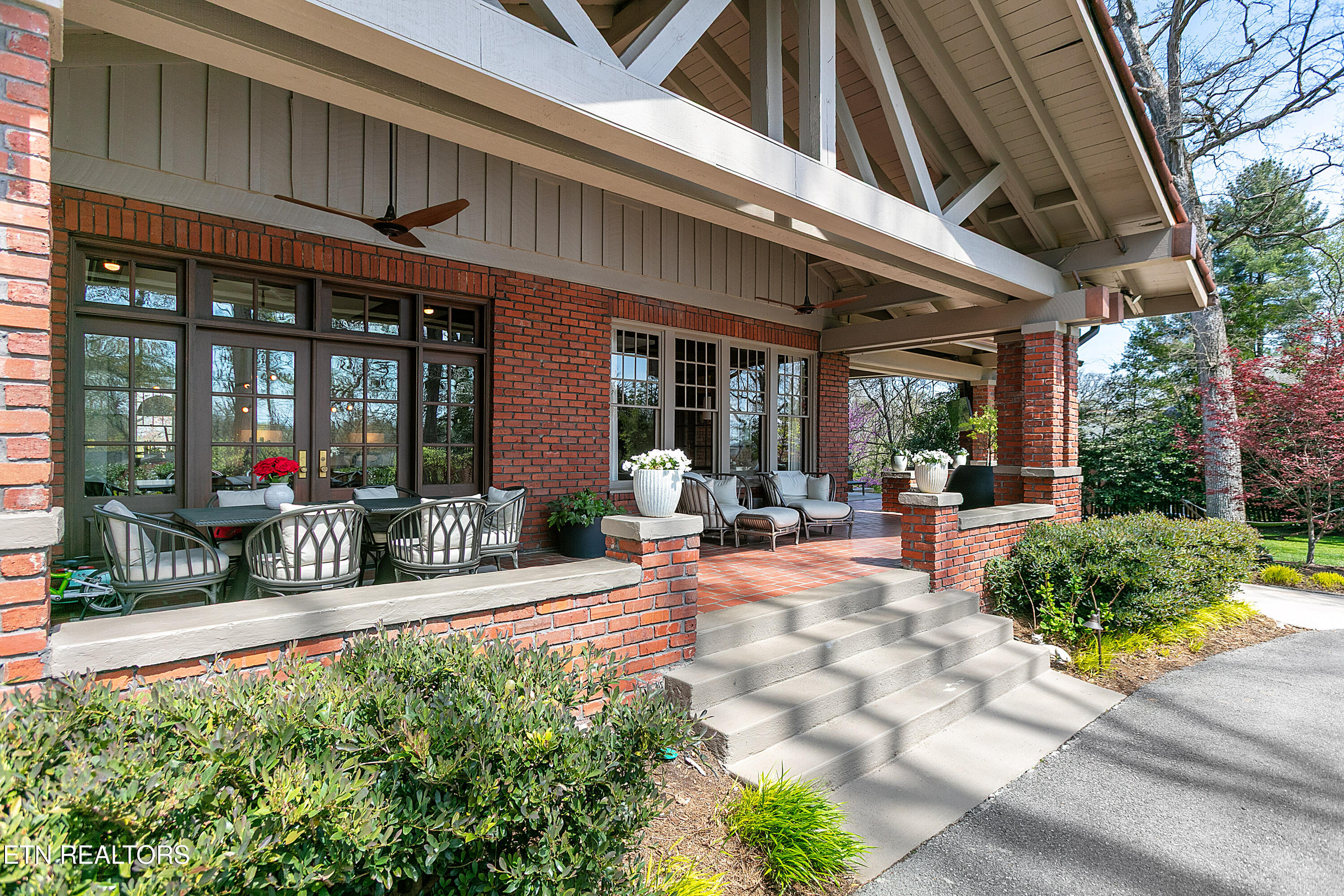 3835 Kingston Pike