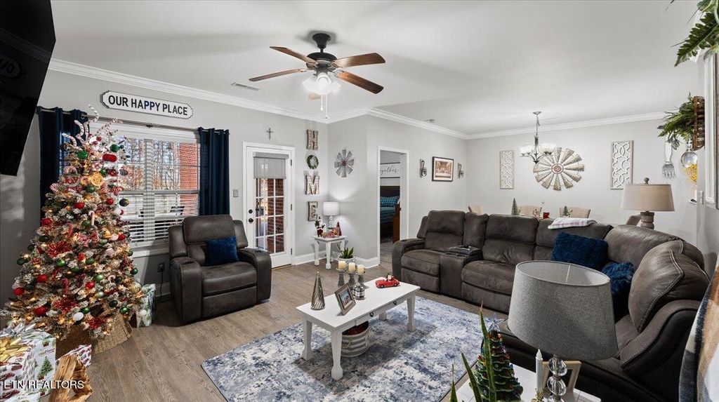 Photo of 493 Jacksonian Way, Lenoir City, TN 37772 (MLS # 1324172)