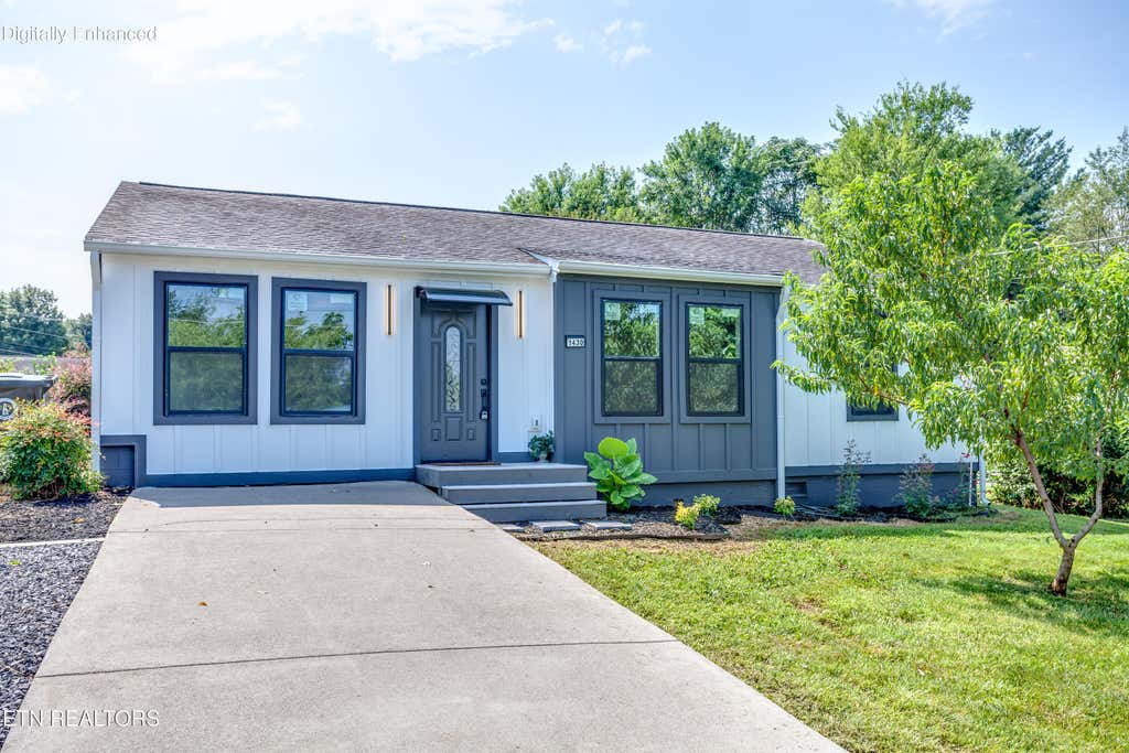 Photo of 1430 Madison St, Morristown, TN 37814 (MLS # 1349931)