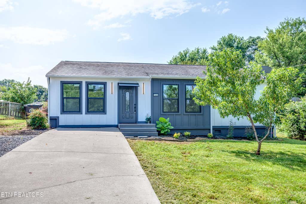 Photo of 1430 Madison St, Morristown, TN 37814 (MLS # 1349931)