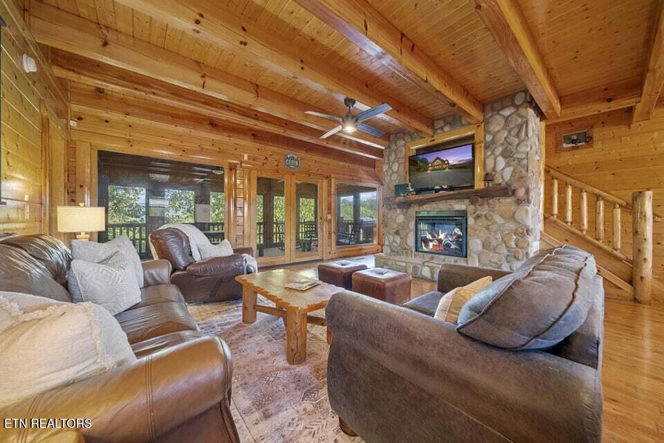 2857 White Oak Ridge Lane