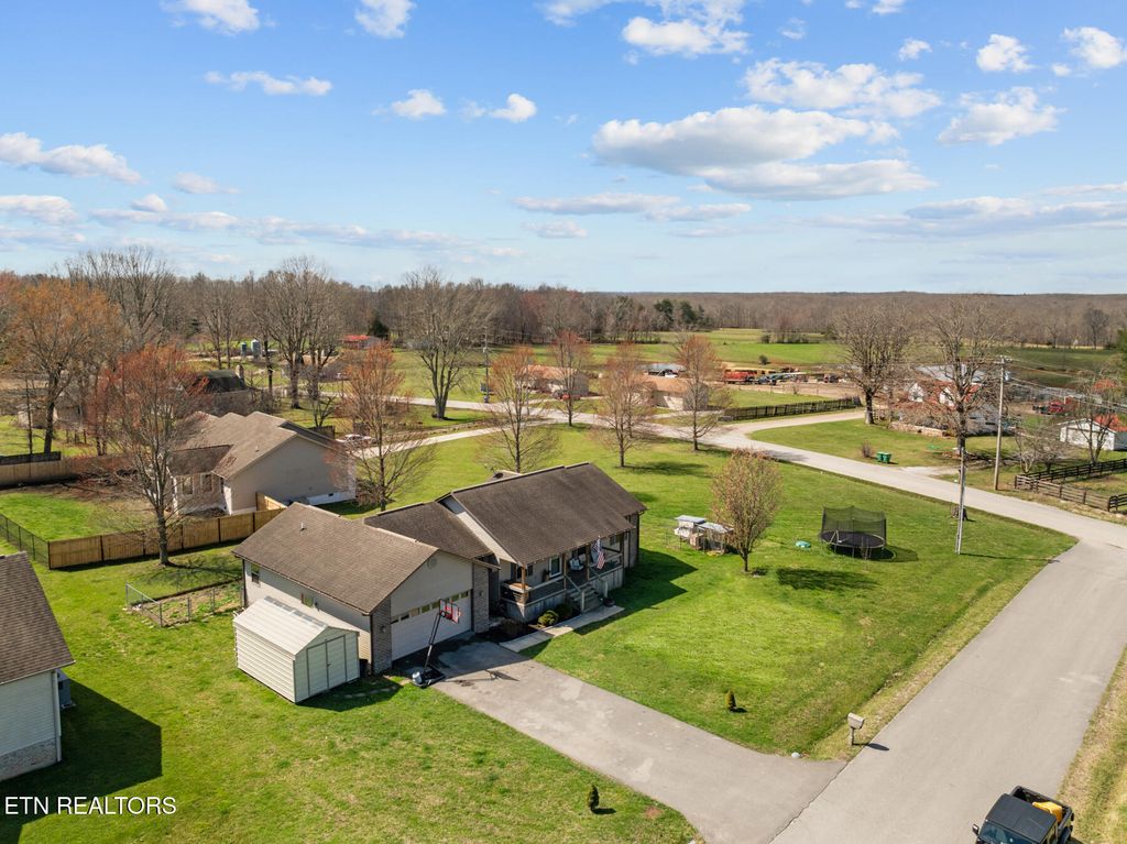 Photo of 34 Lakyn Drive, Crossville, TN 38571 (MLS # 1332337)