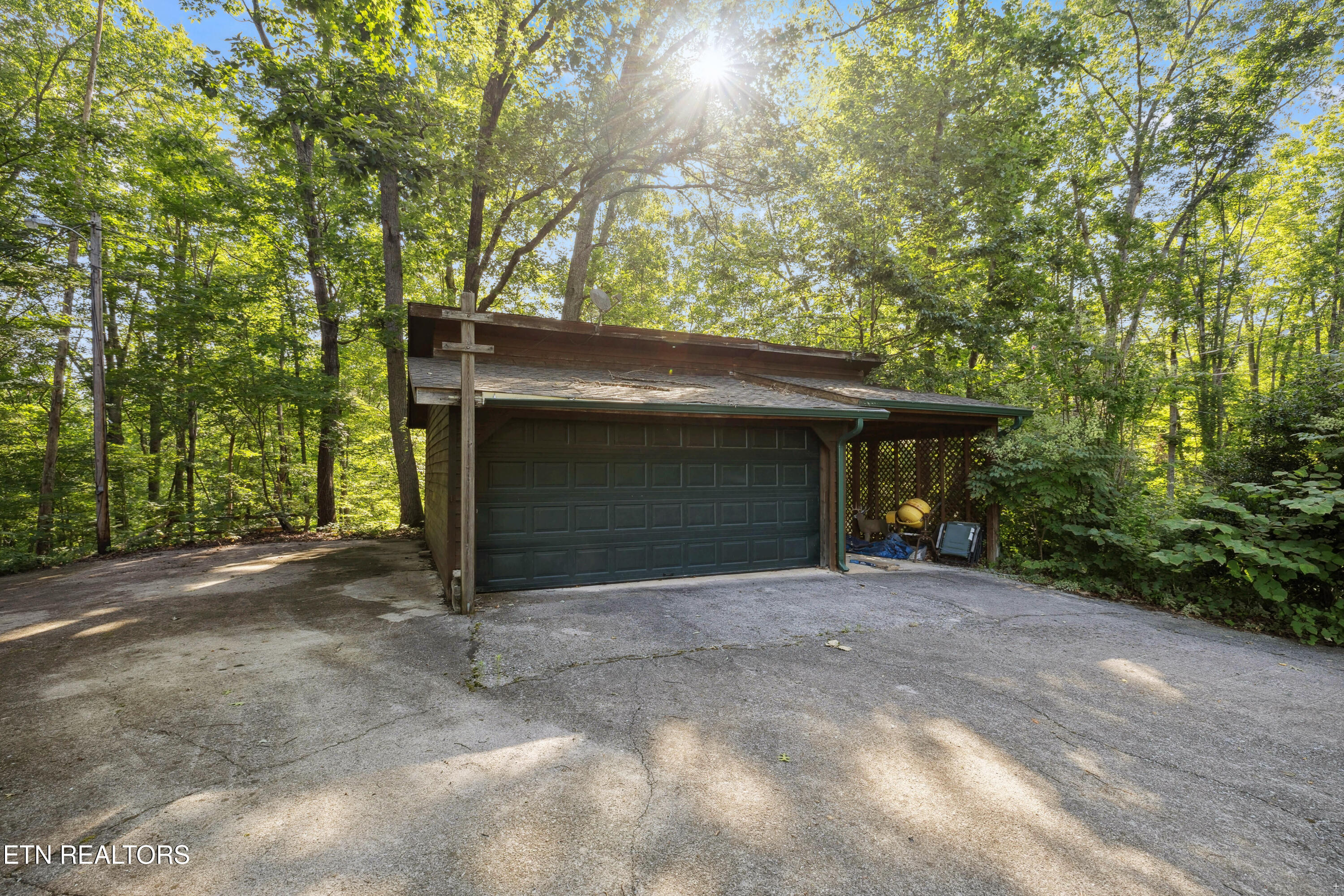 521 Laurel Lake Circle