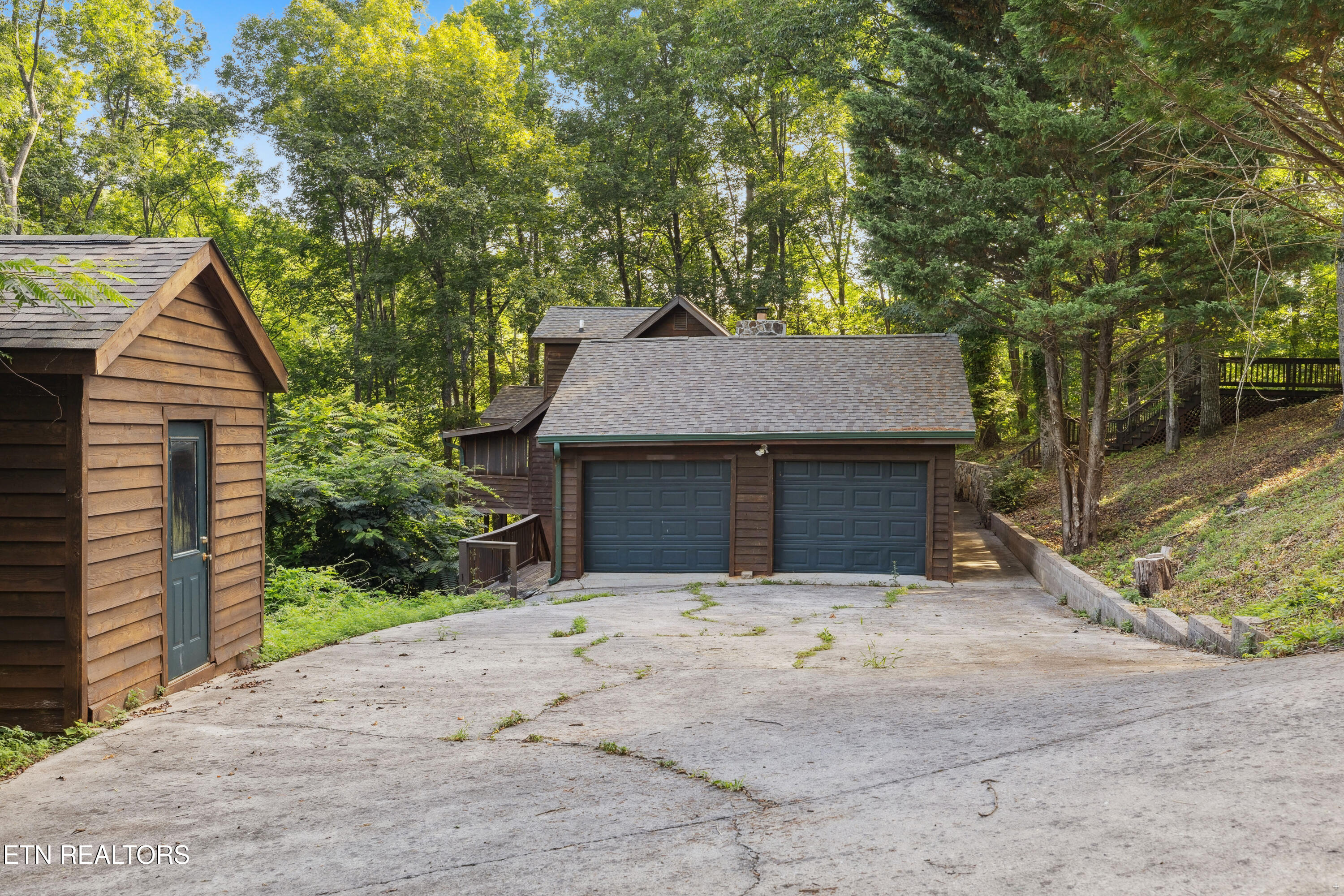 521 Laurel Lake Circle