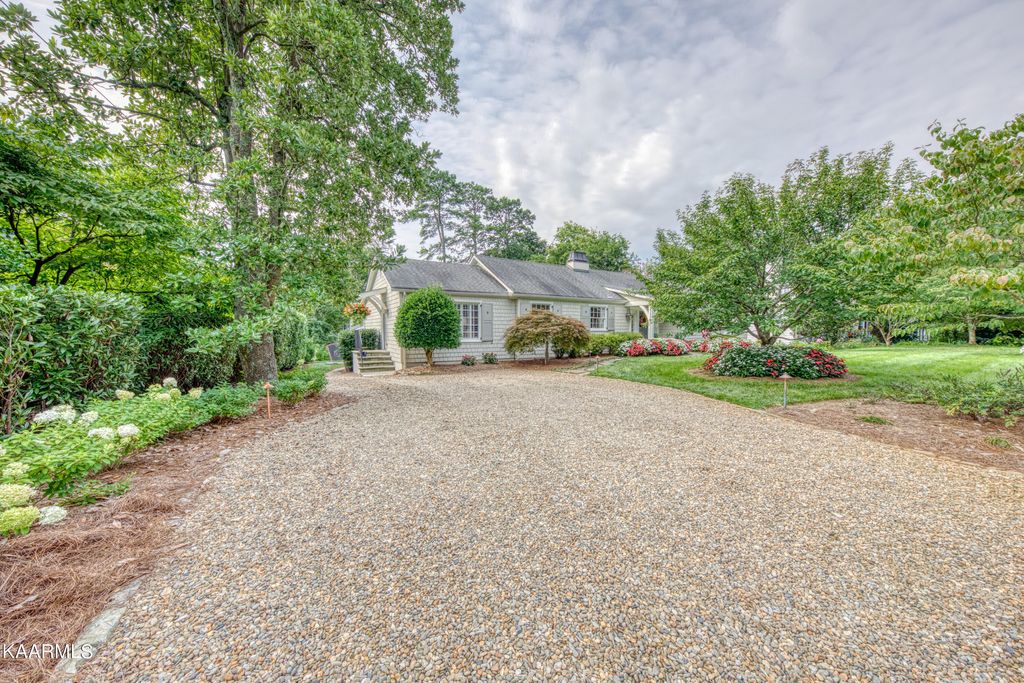 Photo of 4222 Holloway Drive, Knoxville, TN 37919 (MLS # 1236668)