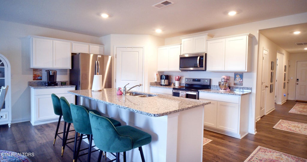 Photo of 932 Blue Jay Way, Morristown, TN 37813 (MLS # 1351357)