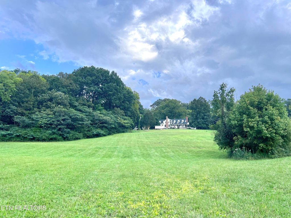 Photo of 200 S Carter School Rd, Strawberry Plains, TN 37871 (MLS # 1239895)