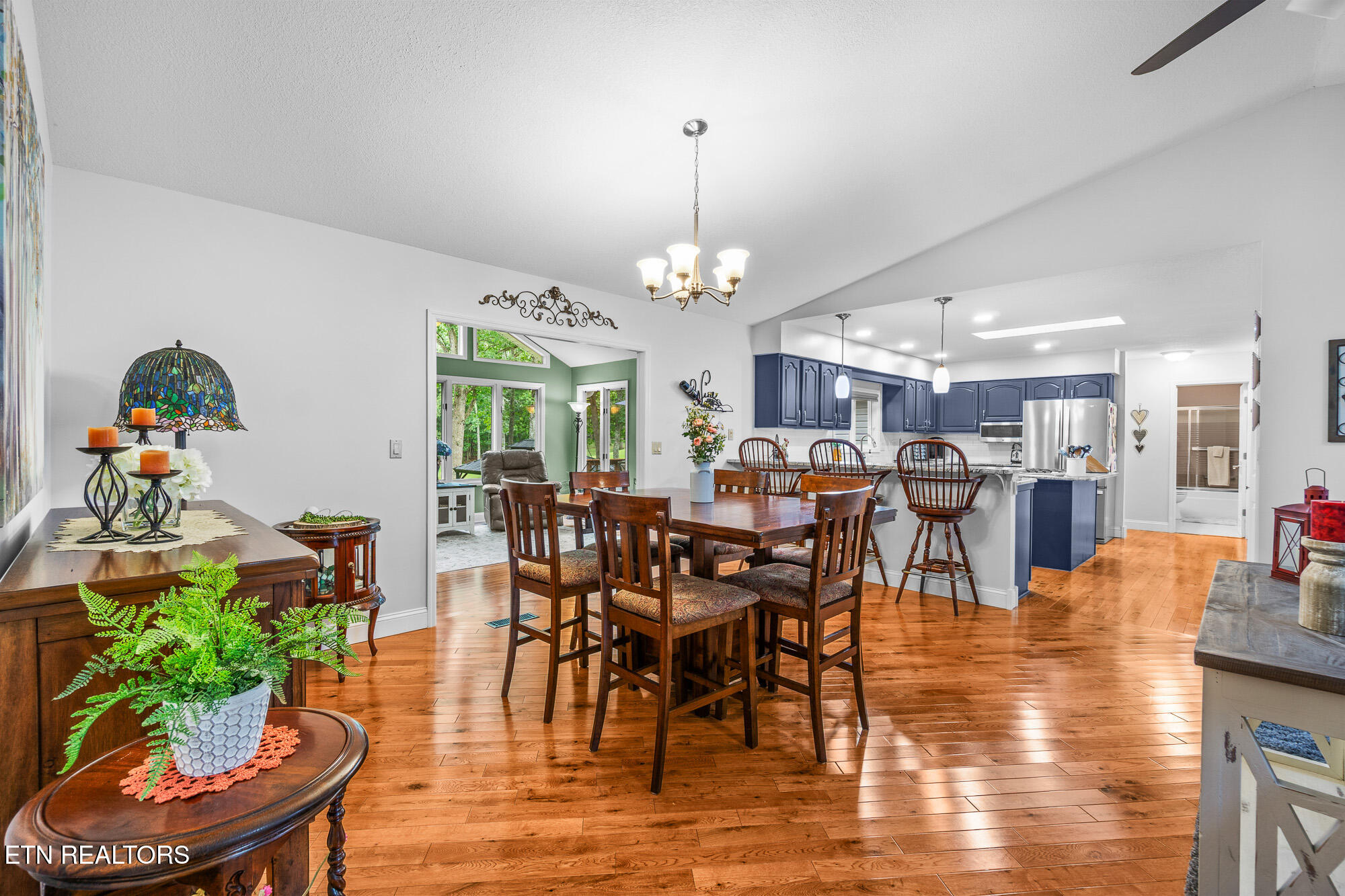 476 Lakeview Drive