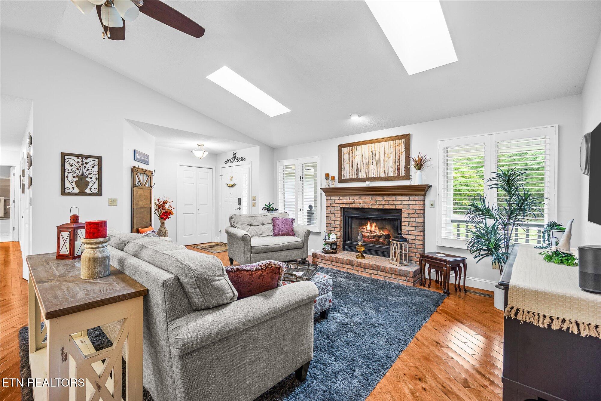 476 Lakeview Drive
