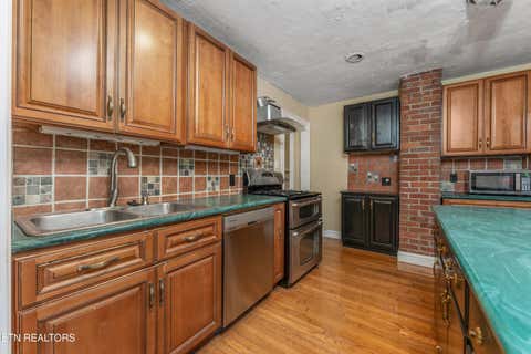 Tiny photo for 702 Meadowview Drive, Harriman, TN 37748 (MLS # 1350080)