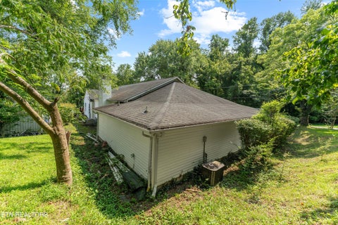 Tiny photo for 702 Meadowview Drive, Harriman, TN 37748 (MLS # 1350080)