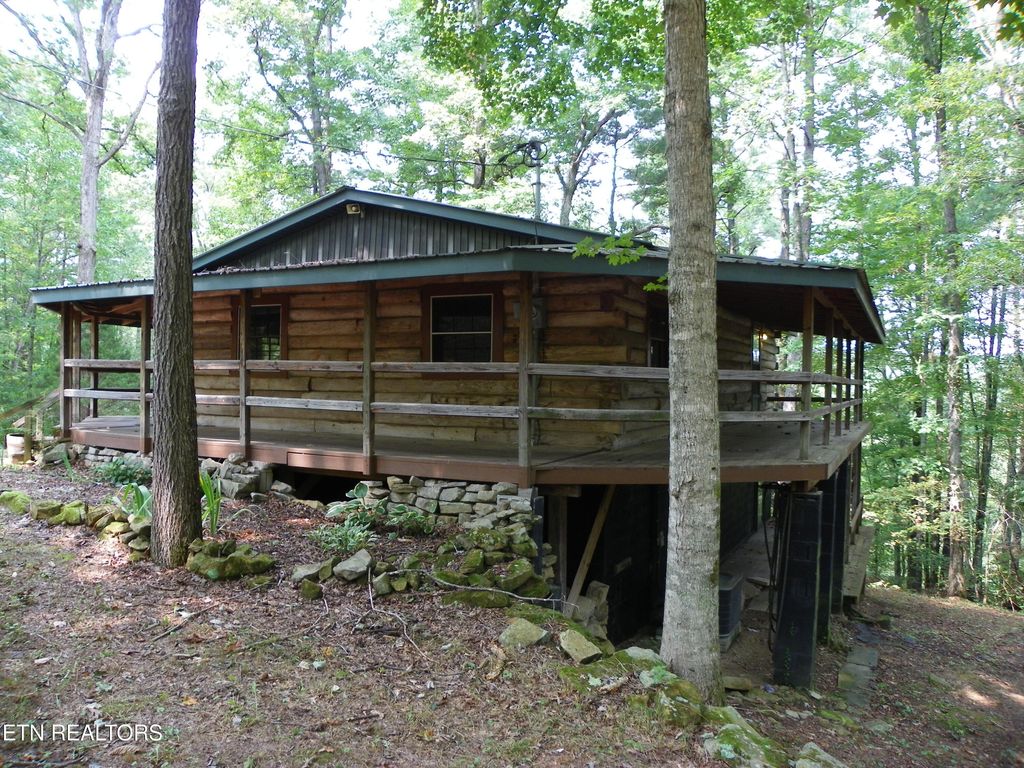 Photo of 1555 Brown Creek Drive, Crossville, TN 38571 (MLS # 1316327)
