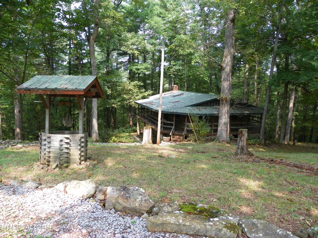 Photo of 1555 Brown Creek Drive, Crossville, TN 38571 (MLS # 1316327)