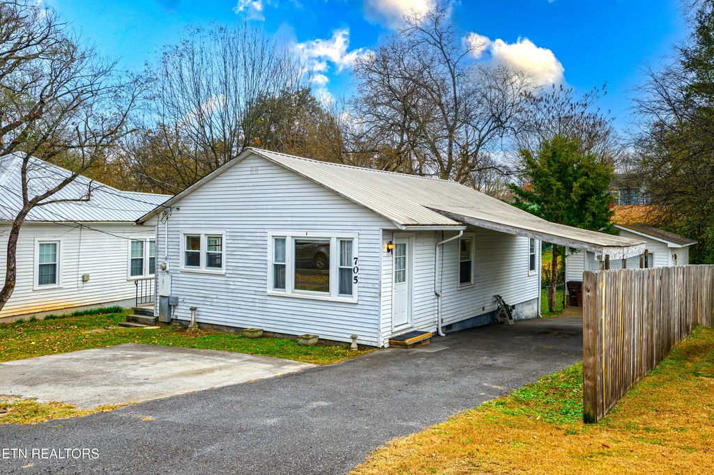 Photo of 705 E Mountcastle St, Jefferson City, TN 37760 (MLS # 1322230)