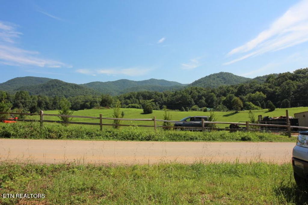 Photo of 519 Rudd Hollow Rd, Townsend, TN 37882 (MLS # 1238604)