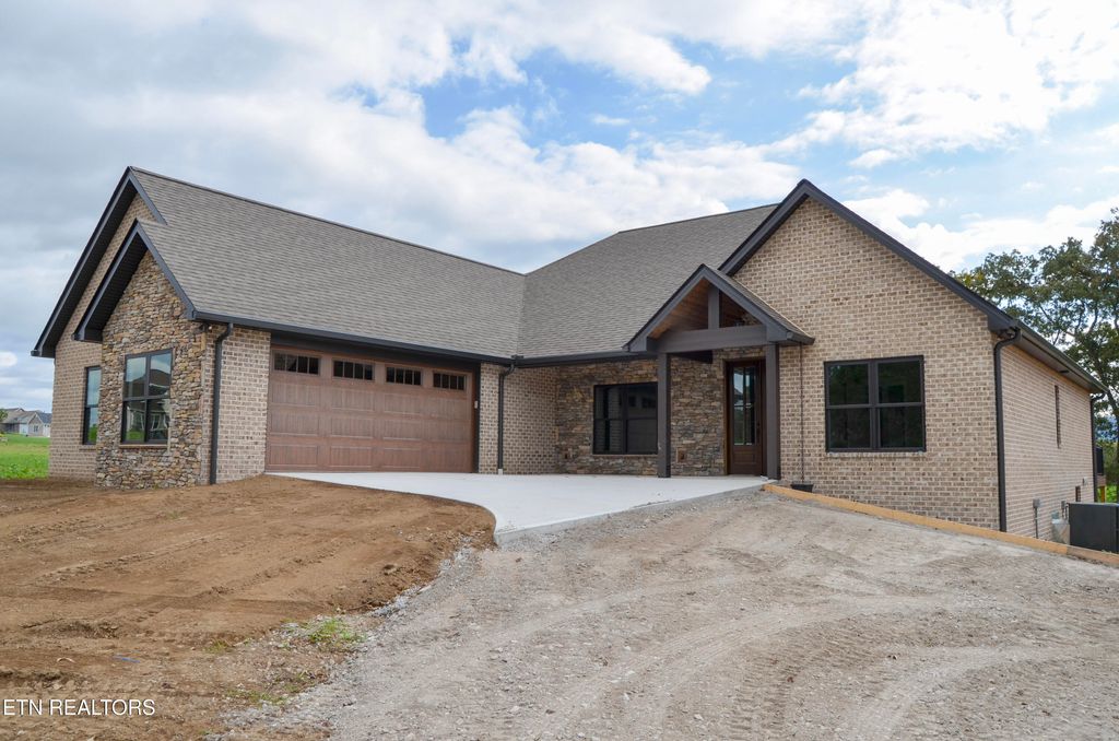 Photo of 5843 Dunbar Rd, Crossville, TN 38572 (MLS # 1315602)