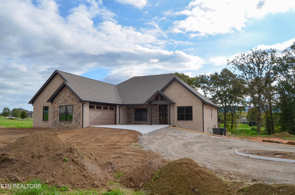 Photo of 5843 Dunbar Rd, Crossville, TN 38572 (MLS # 1315602)