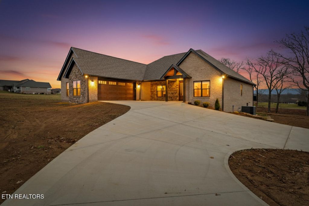 Photo of 5843 Dunbar Rd, Crossville, TN 38572 (MLS # 1315602)