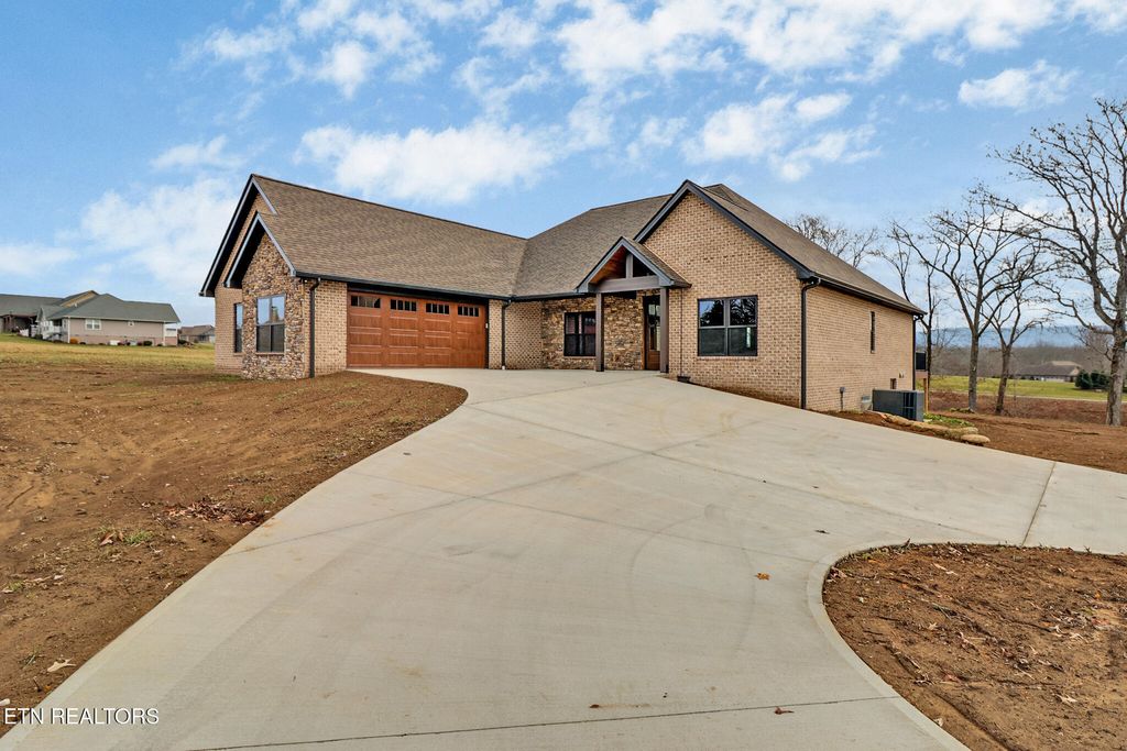 Photo of 5843 Dunbar Rd, Crossville, TN 38572 (MLS # 1315602)