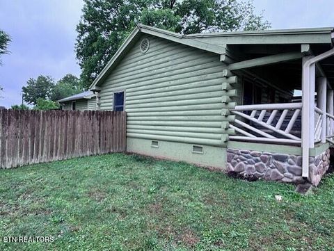 Tiny photo for 909 W Morris St, Sweetwater, TN 37874 (MLS # 1340384)