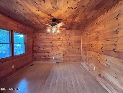 Tiny photo for 909 W Morris St, Sweetwater, TN 37874 (MLS # 1340384)