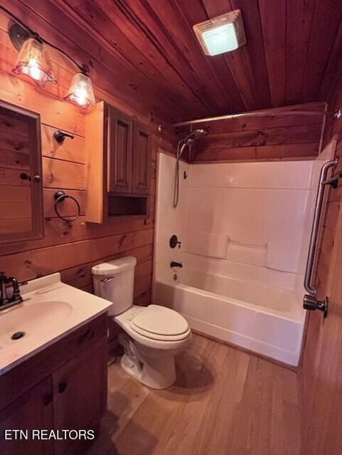 Tiny photo for 909 W Morris St, Sweetwater, TN 37874 (MLS # 1340384)