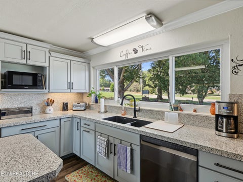 Tiny photo for 3508 E Lamar Alexander Pkwy, Maryville, TN 37804 (MLS # 1357566)