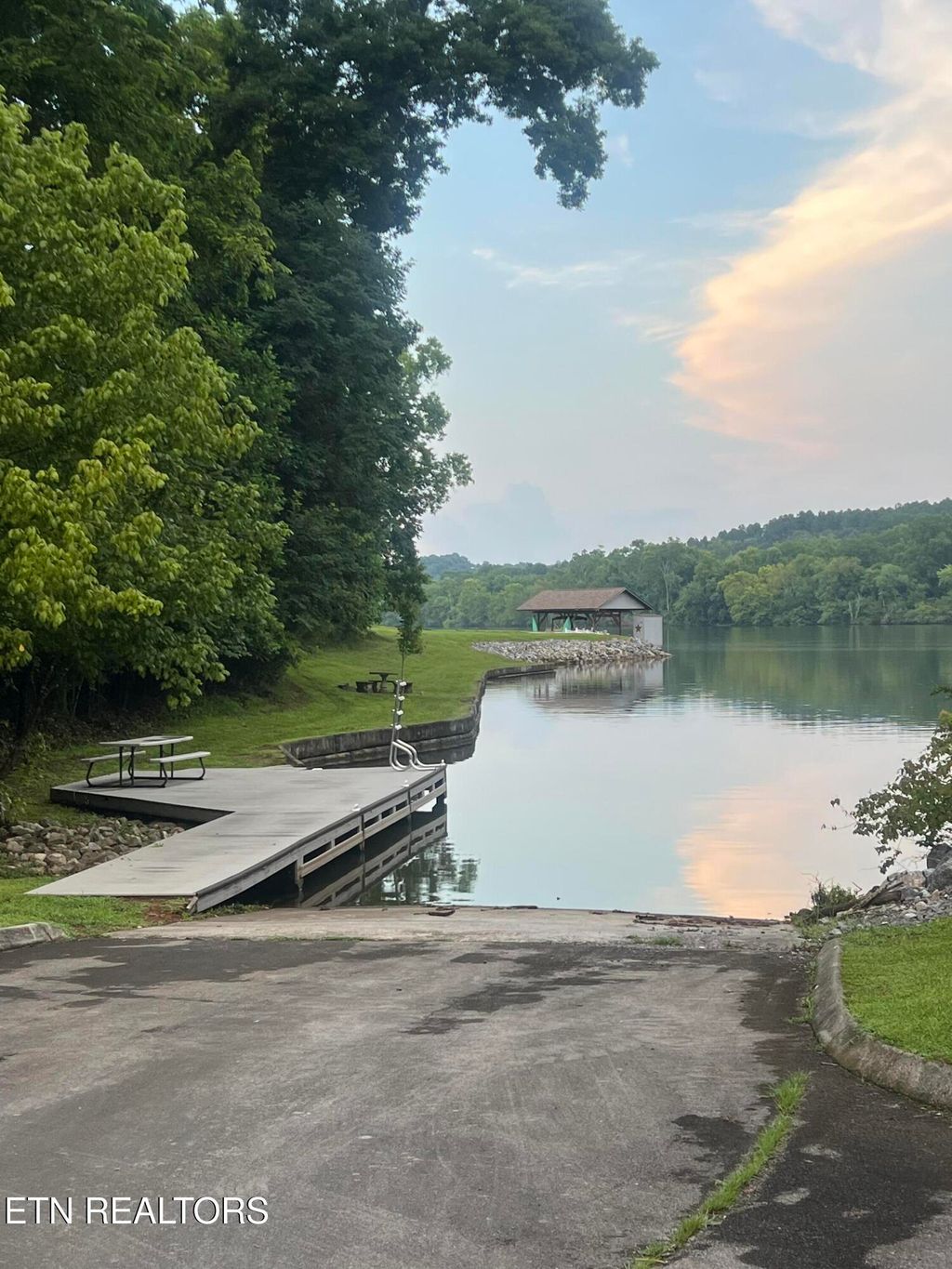 Photo of 130 Vineyard Drive, Loudon, TN 37774 (MLS # 1321822)