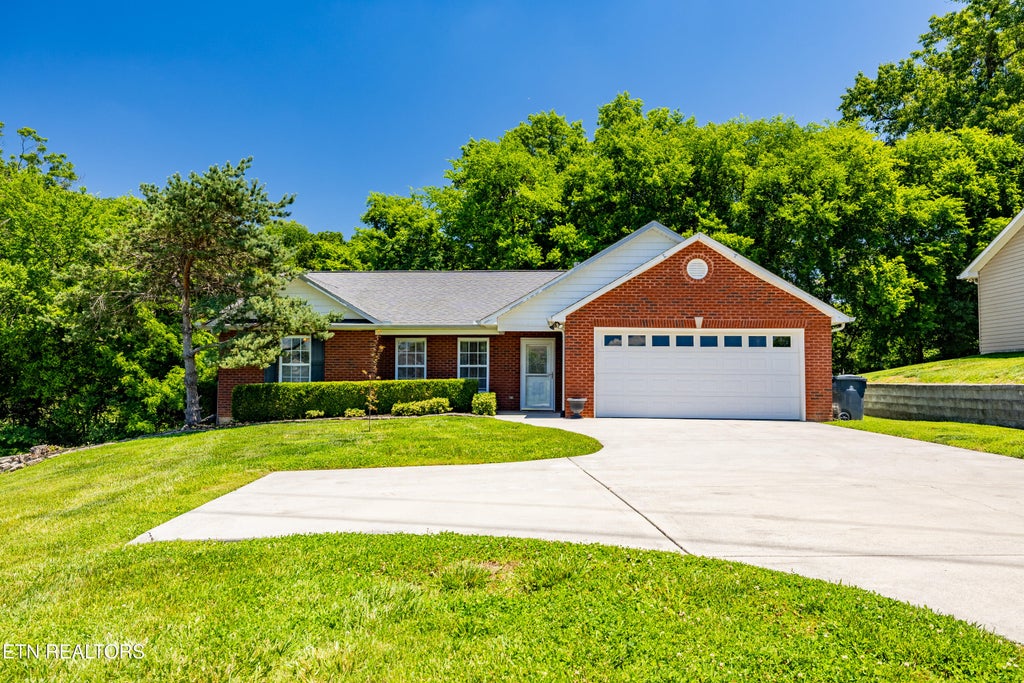 Photo of 4112 Riverstone Lane, Knoxville, TN 37918 (MLS # 1343549)