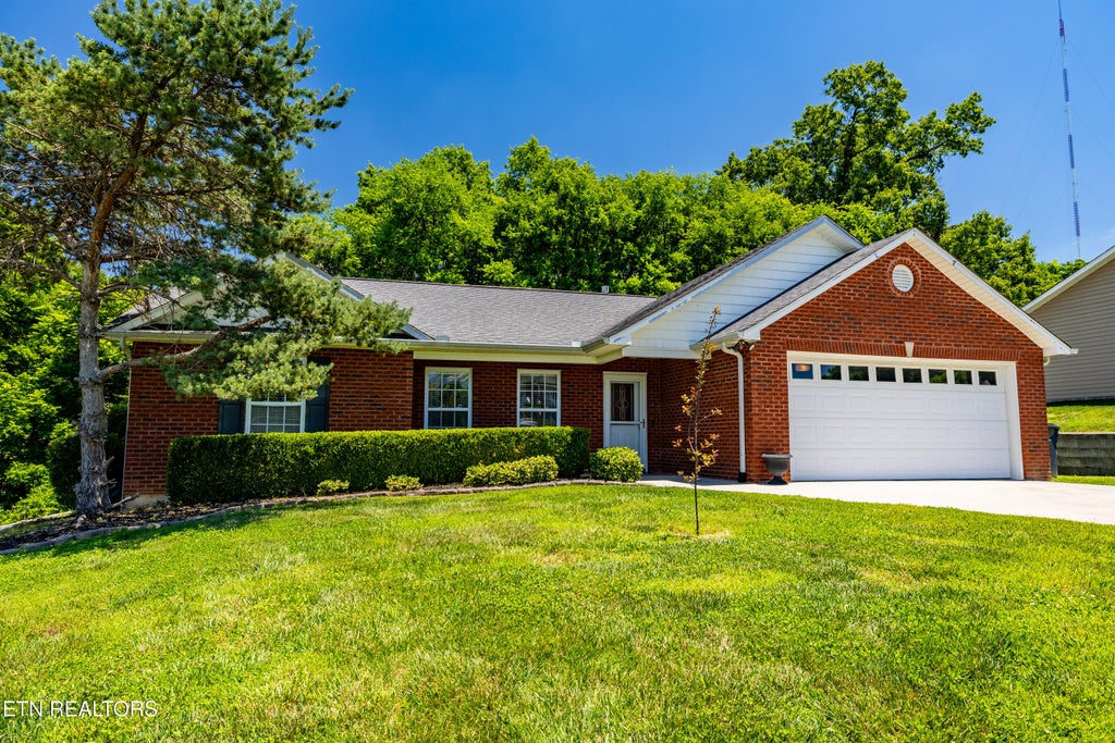 Photo of 4112 Riverstone Lane, Knoxville, TN 37918 (MLS # 1343549)