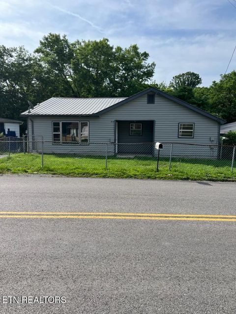 Photo of 706 E Beech St, LaFollette, TN 37766 (MLS # 1343097)