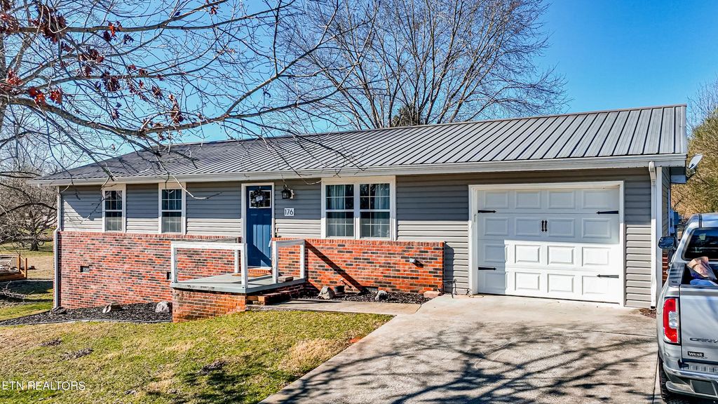 Photo of 176 Scenic Circle, Tellico Plains, TN 37385 (MLS # 1247109)