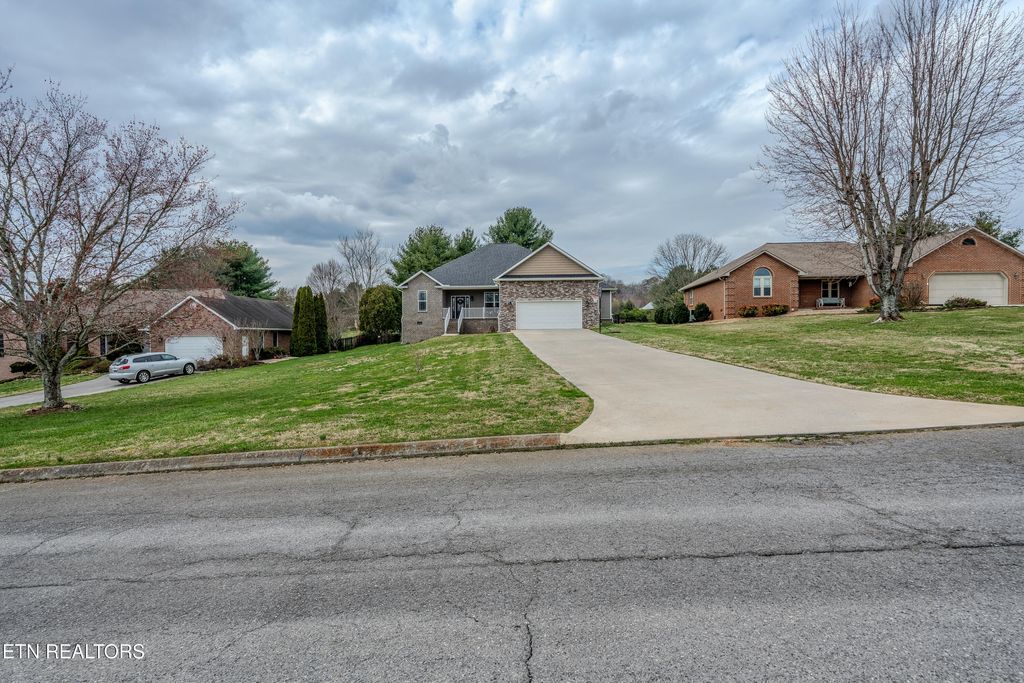 Photo of 108 Ostenbarker St, Maryville, TN 37804 (MLS # 1331813)