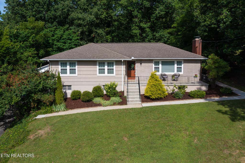 Photo of 5519 Parkdale Rd, Knoxville, TN 37912 (MLS # 1345606)